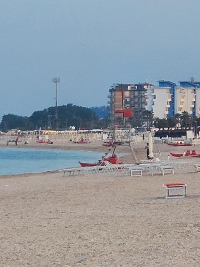 B&B Lido Apartament 10A Civitanova Marche Exteriör bild