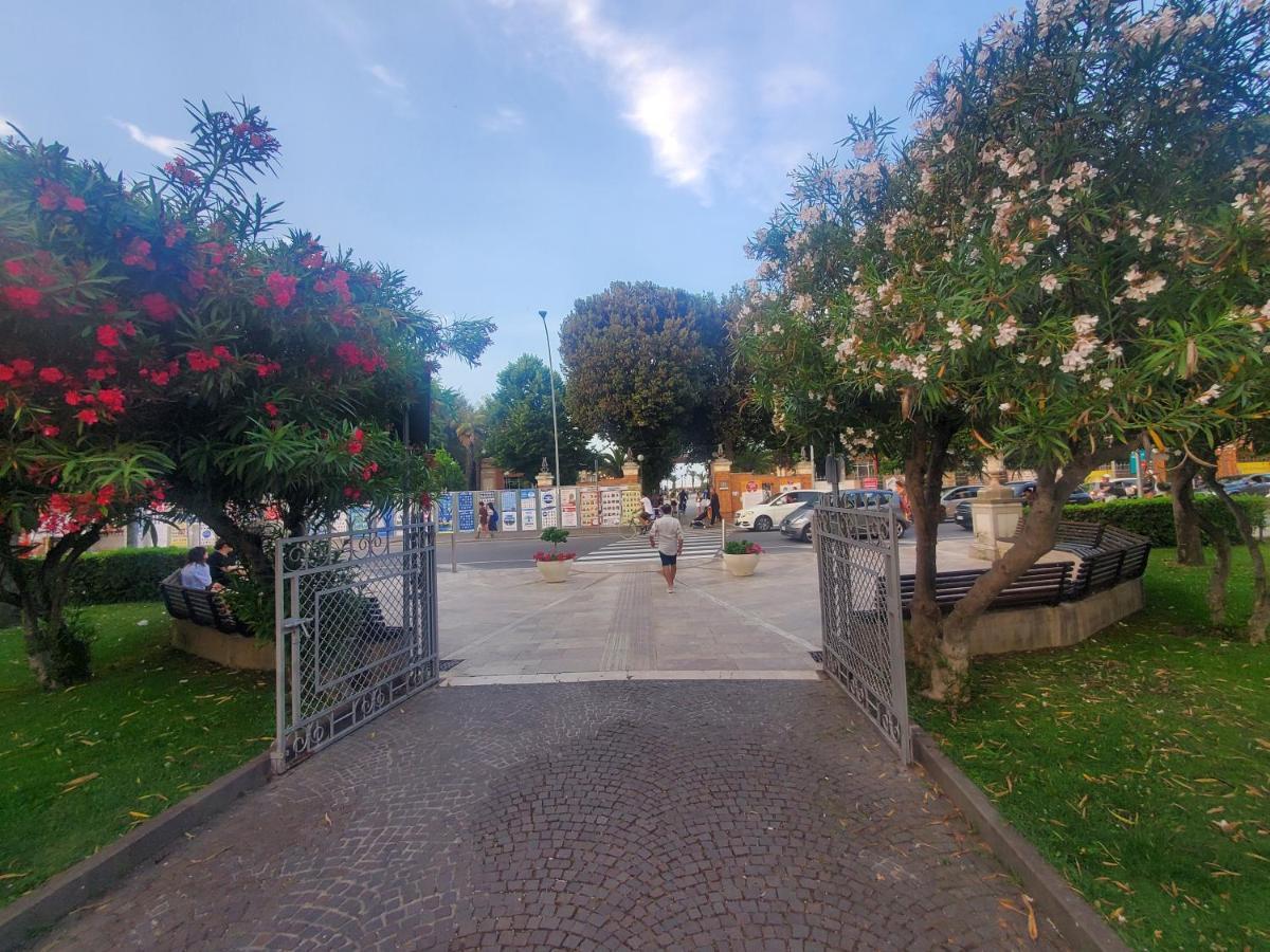 B&B Lido Apartament 10A Civitanova Marche Exteriör bild